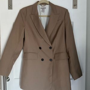 H&M Double Breasted! Spruce up your office wardrobe & transition to happy hour!